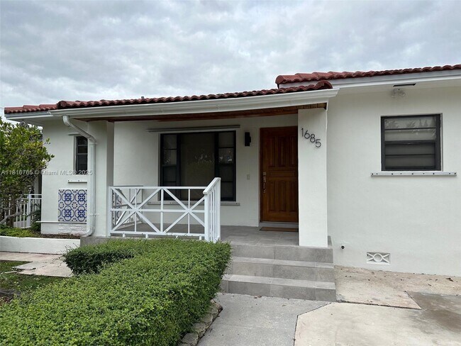 Foto del edificio - 1685 SW 15th St