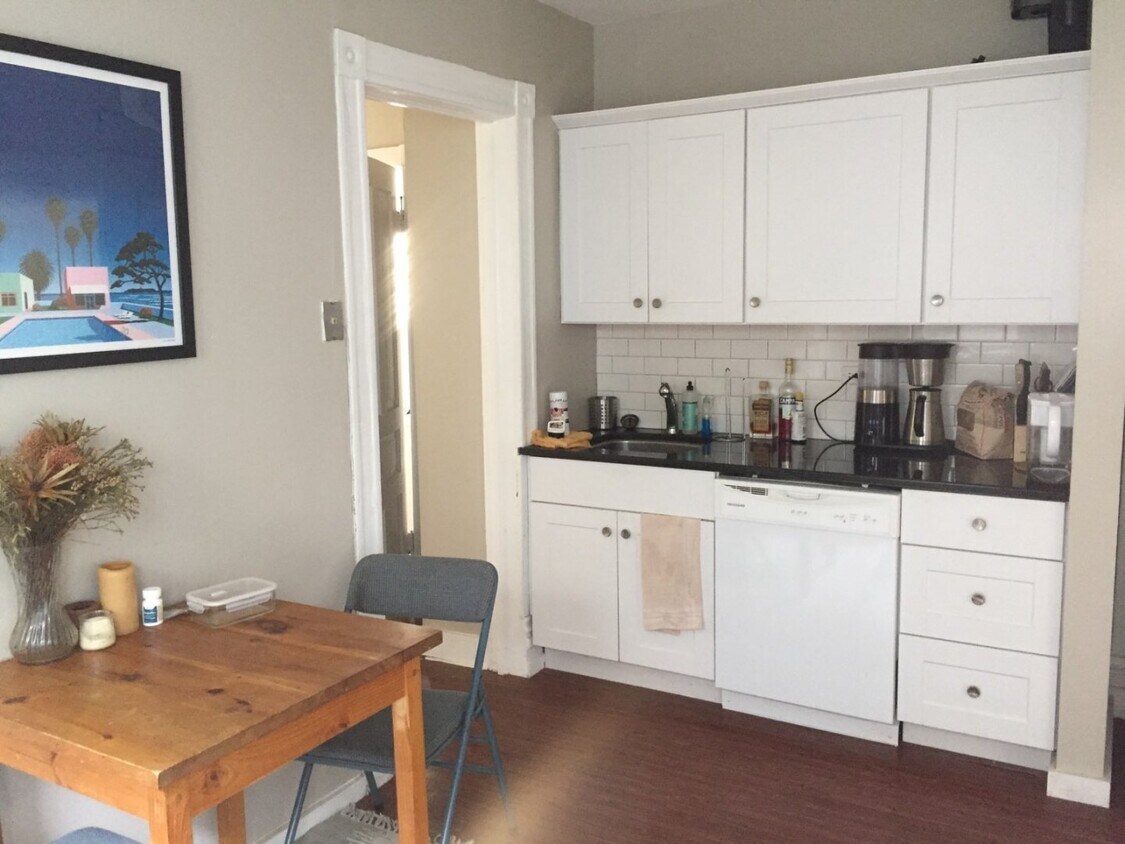 Foto principal - 2131 W Wellington Ave