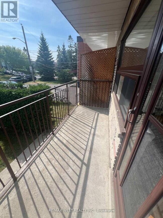 Photo du bâtiment - 251 Pannahill Rd