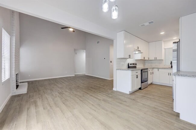 Building Photo - 5209 Purple Sage Dr