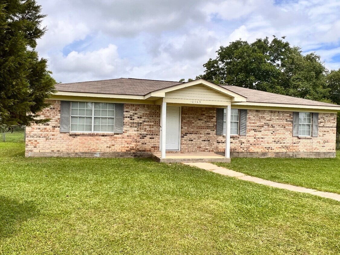 Primary Photo - 10563 Ford Dr