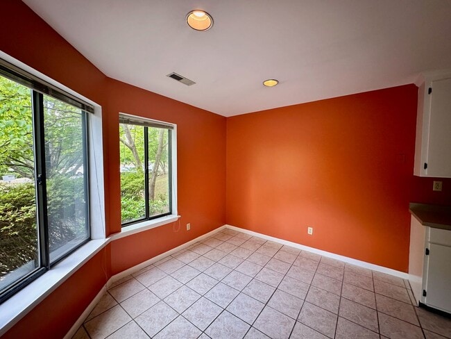 Building Photo - 1209 Chatham Ridge