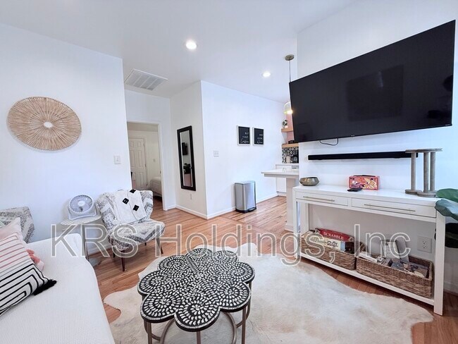 Foto del edificio - 617 E Cabarrus St