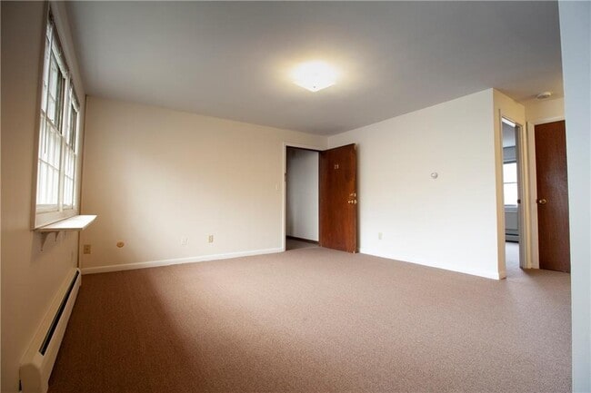 Building Photo - 2697 Kingstown Rd