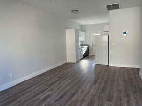 Building Photo - 1420 Ogallala St