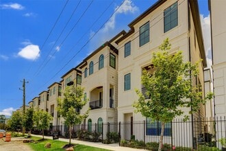 Building Photo - 2769 Freund St