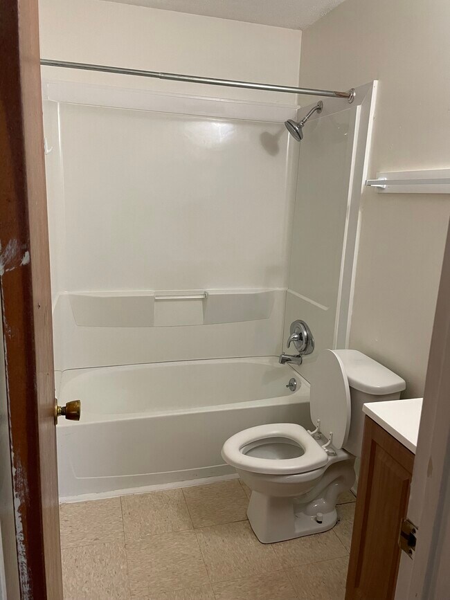 Building Photo - 105 Canvasback Dr