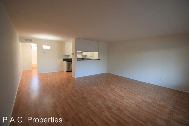 Foto del edificio - 1 br, 1 bath Apartment - 14033 Bessemer St...
