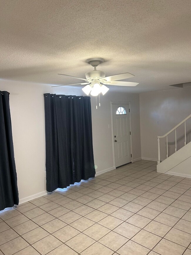 Building Photo - 1310 Dulles Dr