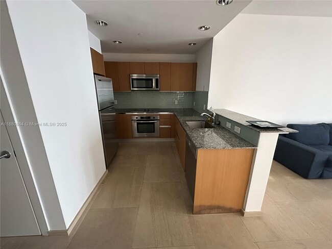Building Photo - 1050 Brickell Ave