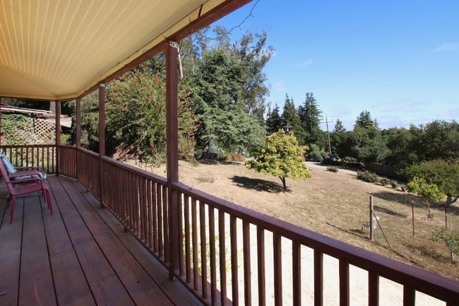 Foto del edificio - 48 Valley View Rd