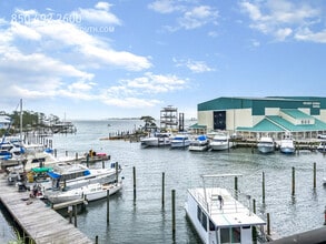 Building Photo - 14100 River Rd