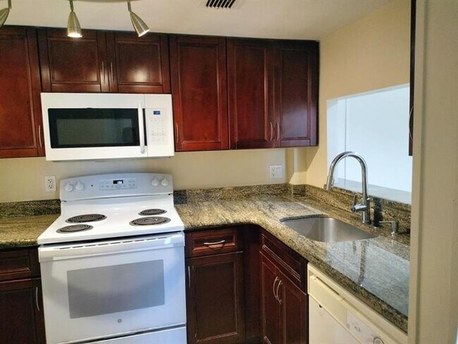 Foto del edificio - 10781 Cleary Blvd