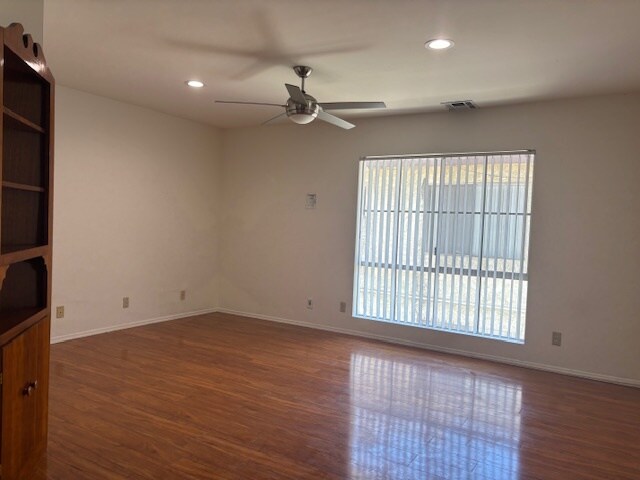 Foto del edificio - 1824 S Barrington Ave