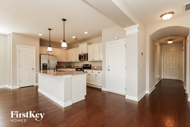 Foto del edificio - 358 Fox Ridge Ln