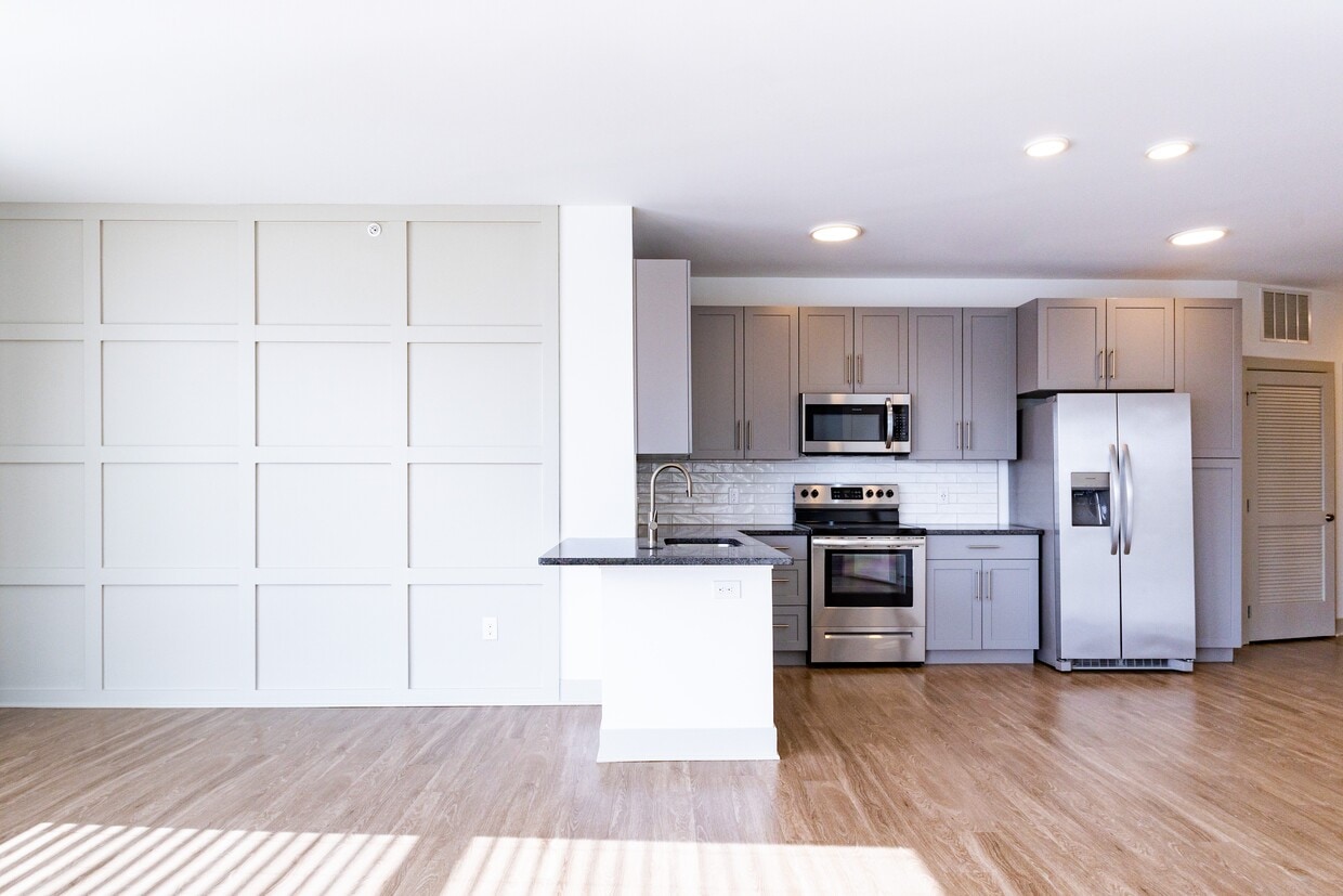 WOODBURN EXCHANGE 2533 Woodburn Ave Cincinnati, OH Apartments for