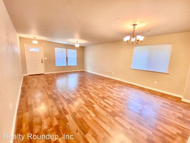 Foto del edificio - 4 br, 2.5 bath House - 131 McDaniel Cir