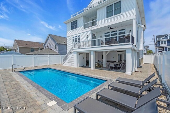 Foto del edificio - 13 5th Ave