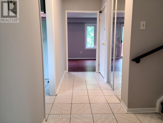 Photo du bâtiment - 1629 Marshcourt Dr