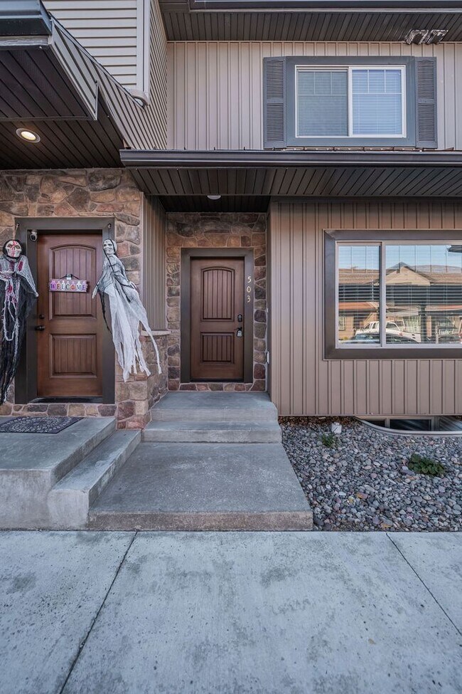 Foto del edificio - 3 Bed 1.5 Bath Townhome