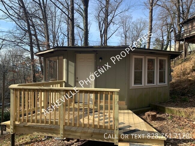 Building Photo - 25 Howland Rd