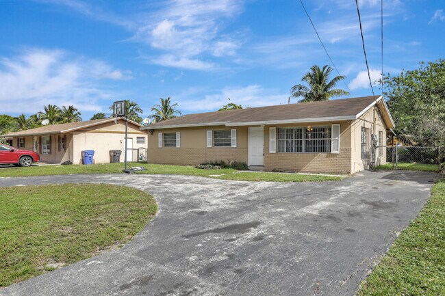 Building Photo - 5910 NW 46th Ave