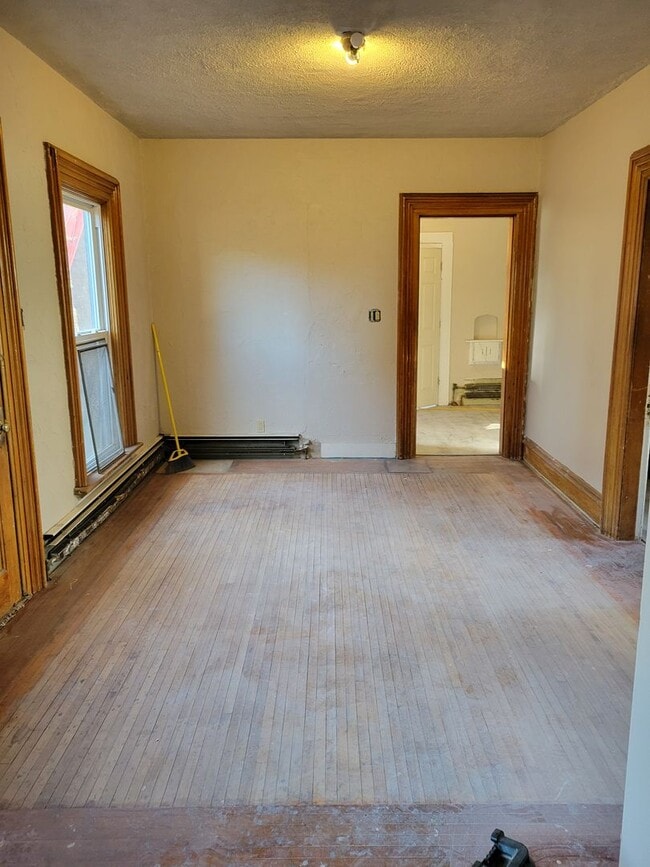 Foto del edificio - Single Family - 5 Bedroom