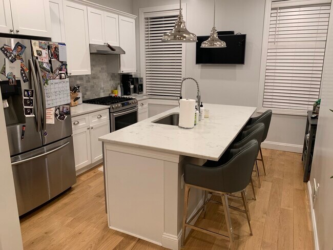 Kitchen - 82 Astor Plz