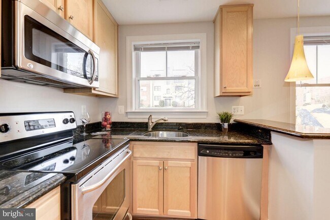 Cocina - 1927 3rd St NE