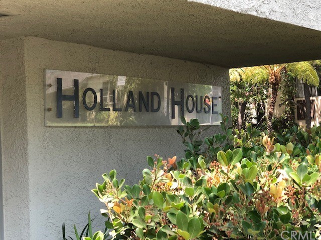 Foto principal - 10600 Wilkins Ave