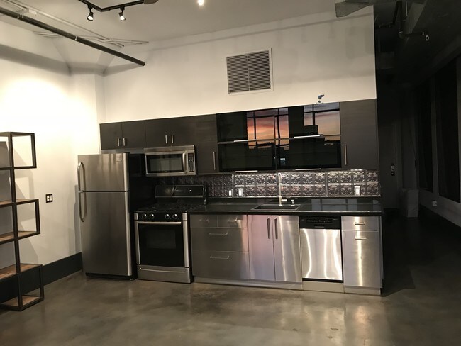 Foto del edificio - 315 E 8th St