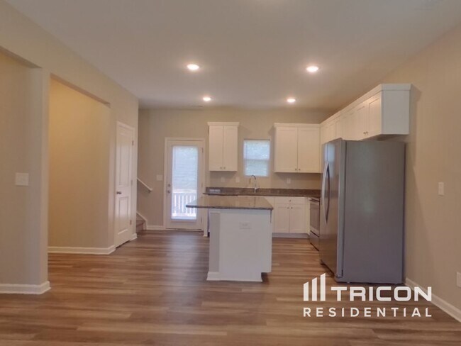 Building Photo - 141 Teak Dr