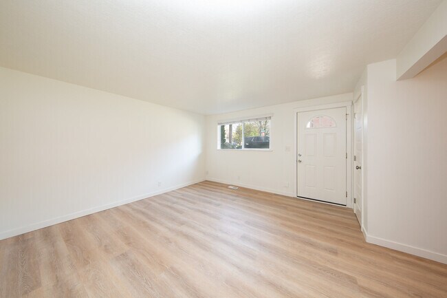 Building Photo - North End 4-Plex