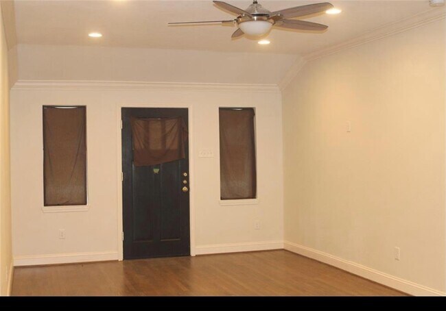 Building Photo - 5409 Karcher St