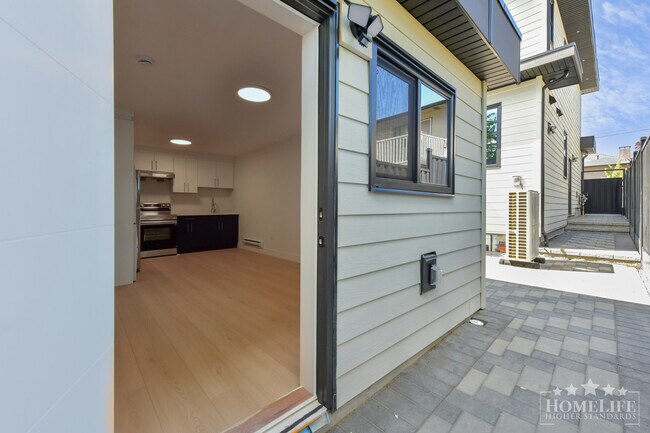 Photo du bâtiment - Brand New 1-Bedroom Coach House in North Delta – Private Freestanding Home with Utilities Included