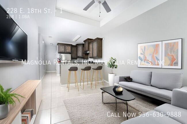 Foto del edificio - 228 E 18th St