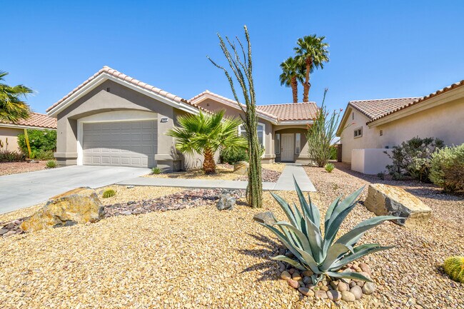 Foto del edificio - 78938 Waterford Ln