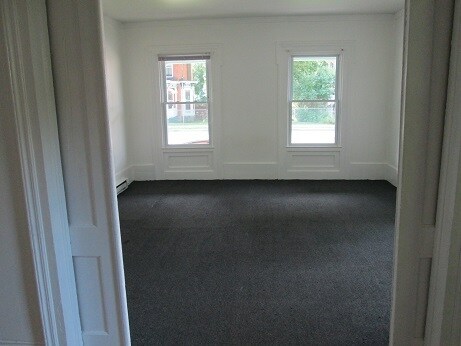 Large Front Bedroom - 54 East St