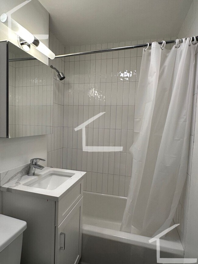 Building Photo - 88 Charles St