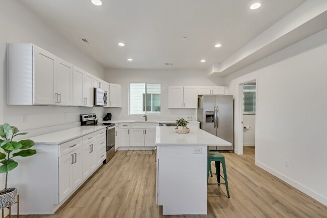 Photo - 238 Paramount Ave Townhome