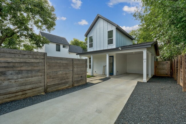Front view w/carport - 413 W Odell St