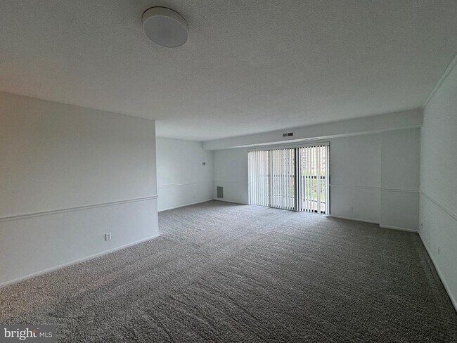 Building Photo - 8350 Greensboro Dr