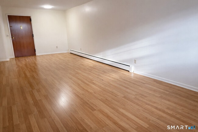 Building Photo - 84 Broad St