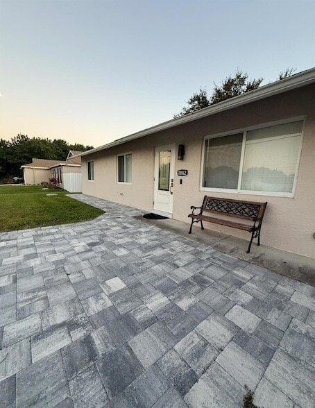 Building Photo - 1082 SW Bellevue Ave