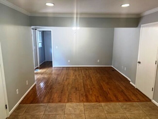 Building Photo - Convenient 3BR/2BA in Vestavia near Collonade