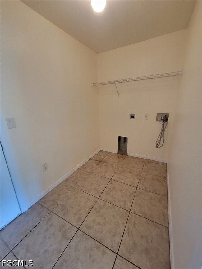 Foto del edificio - 8071 Liriope Loop