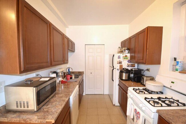 Foto del edificio - 4546 N Western Ave