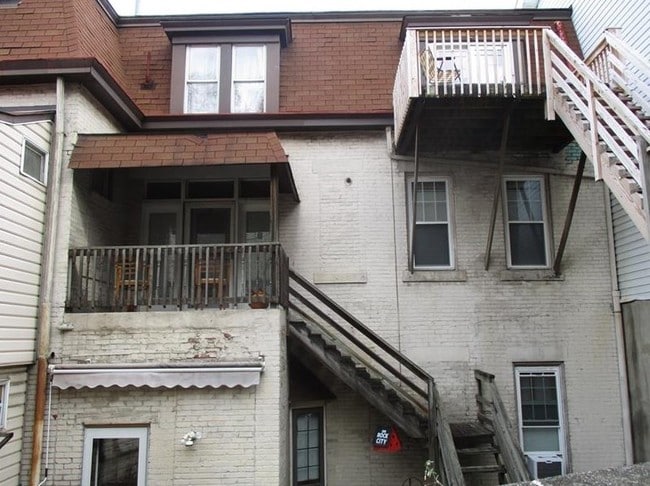 Building Photo - 95 S 27th St
