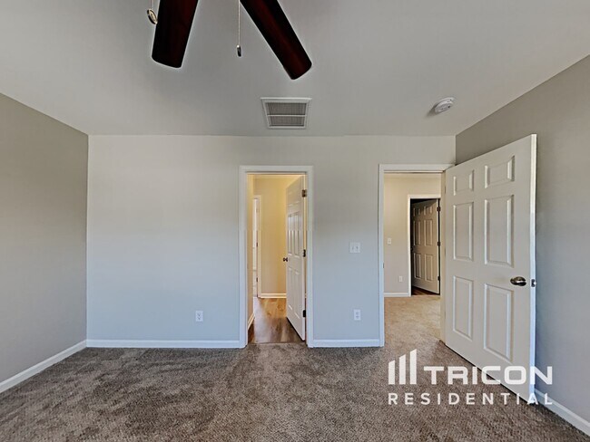 Foto del edificio - 342 Charter Oak Ct
