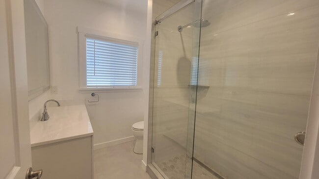 Baño - 622 Miller Ave
